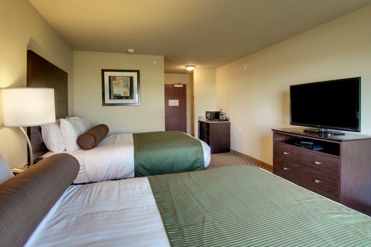 Cobblestone Inn & Suites - Avoca Exterior photo